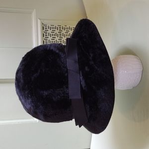 Women's Amy New York The Halle Bro. Co. soft fuzzy black hat 🕶️🖤🪦⚰️